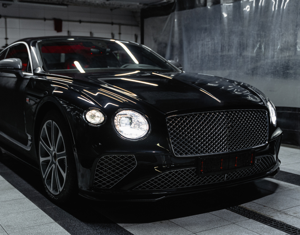 Our black car transport services provide reliable, secure and convenient rides for the luxury travelers. The experienced drivers guarantee to take you to your destination quickly and safely. Plus, our luxurious vehicles are available in various sizes and models.